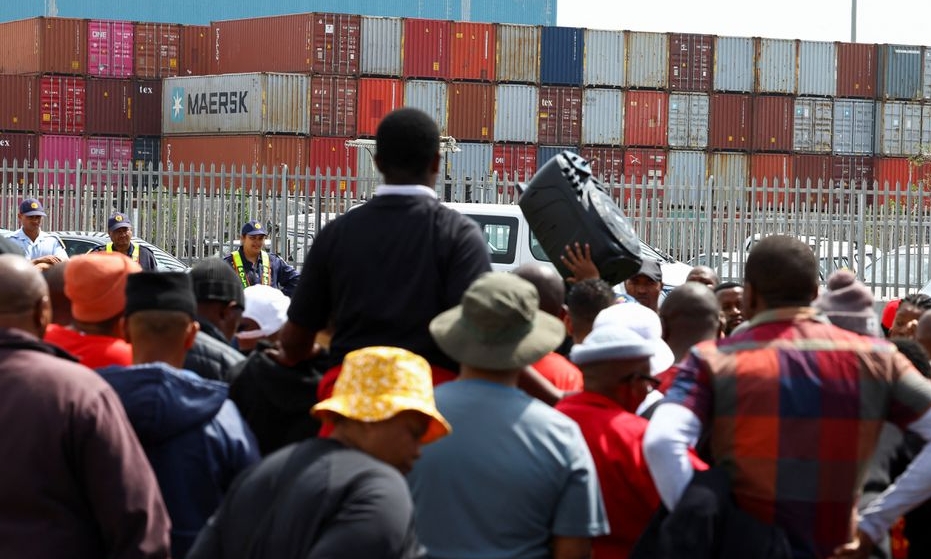 transnet strike prevents millionaires daily income from mineral exports